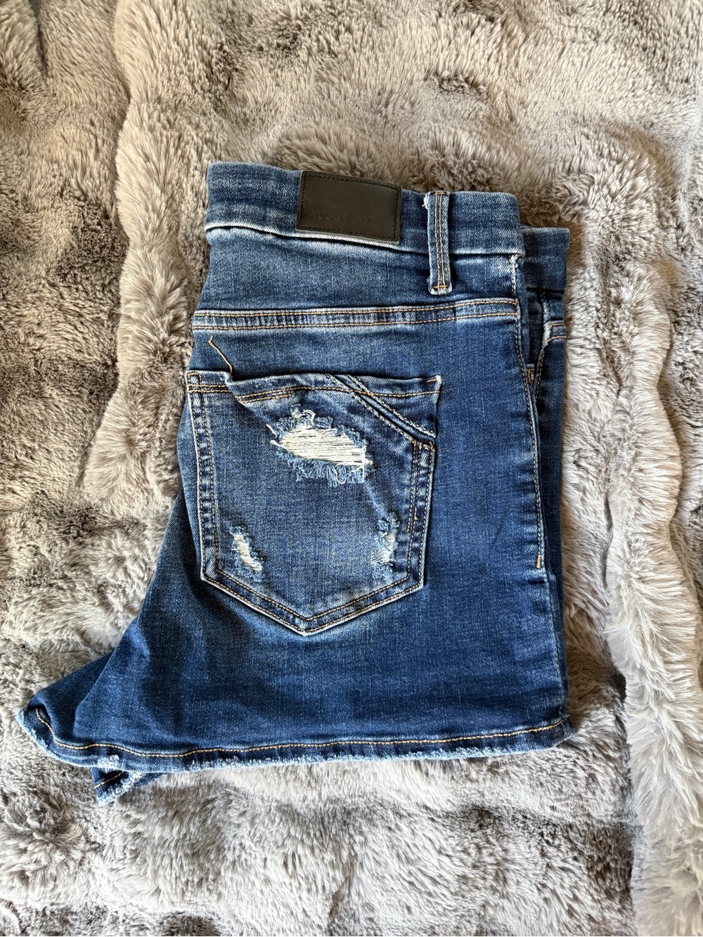 Buckle Black Fit 75 Distressed Denim Short